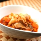 化学調味料無添加！【電子レンジで温めるだけ】 ポークビーンズ (国産素材を使用しているので安心で、味付けはお子様でも食べやすいように甘めに仕上げました)