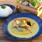 化学調味料無添加！【電子レンジで温めるだけ】グリーンカレー (ココナッツミルクがなめらかで、野菜もたっぷりな本格的なグリーンカレー)
