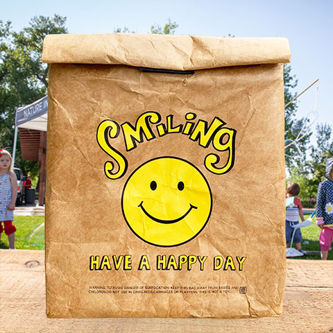 LUNCH BAG SMILING