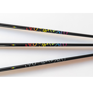 Arcobalenox
真っ直ぐで美しい弾道。
新しい感動に
出会えるシャフト
ヘッドをできる限りニュートラルなポジョンに戻し
できる限りフォロースルーで走らせるよう仕上げました。

スインガー向けの超軽量のTYPE-1(Flex20～24)
叩けるTYPE-2(Flex24～28)の10flexを用意しました。

ご自分のリズムで気持ち良く美しい弾道で飛ばしてみてください。
必ず合う一本が見つかるはずです。