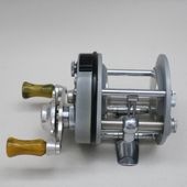 PFLUEGER,SUPREME,511,フルーガー,シュープリーム,ベイトリール