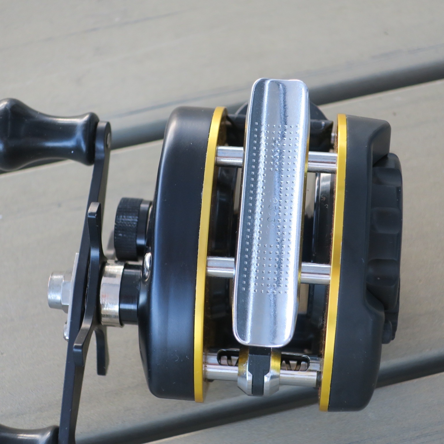 ABU AMBASSADEUR ULTRA MAG XL PLUS LEFT