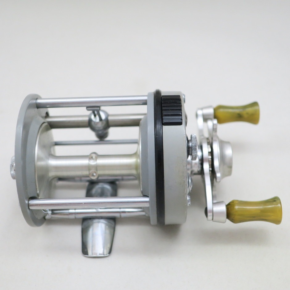 PFLUEGER,SUPREME,1576,フルーガー,シュープリーム,ベイトリール