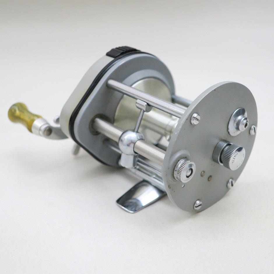 PFLUEGER,SUPREME,1576,フルーガー,シュープリーム,ベイトリール