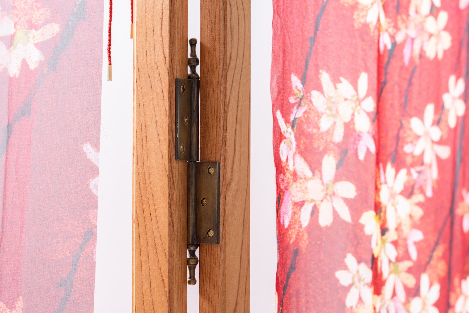 絹屏風  しだれ桜　/ KINUBYOBU  SHIDARE-SAKURA