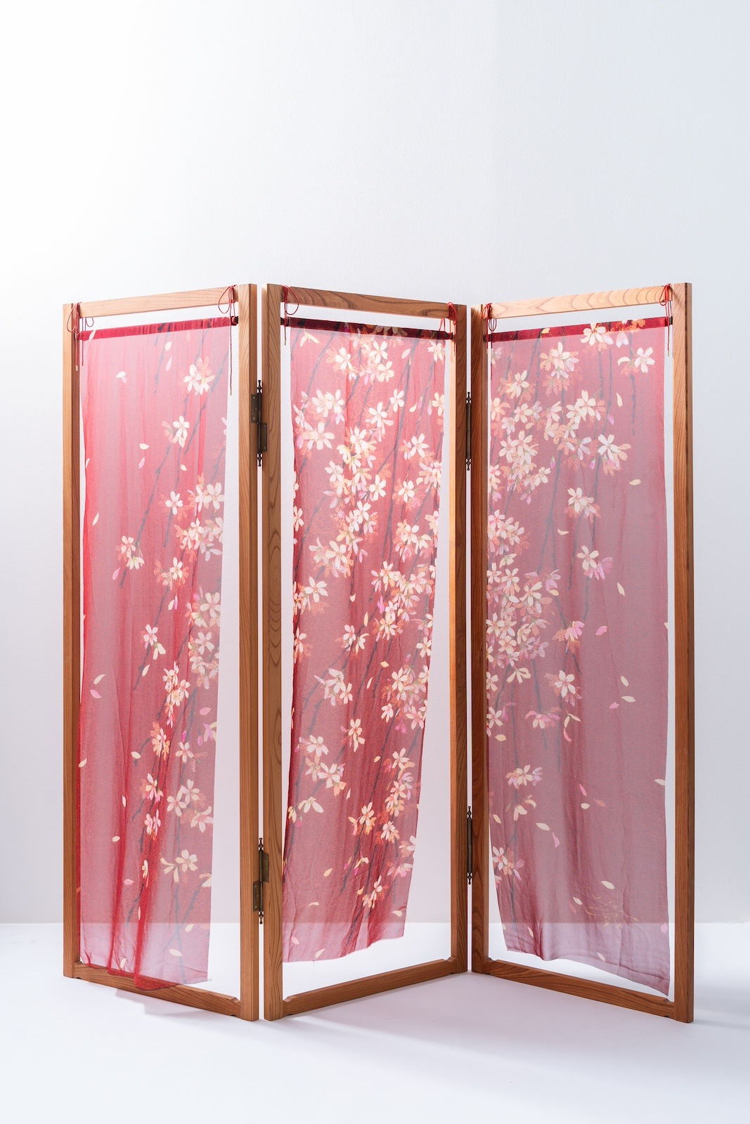 絹屏風  しだれ桜　/ KINUBYOBU  SHIDARE-SAKURA