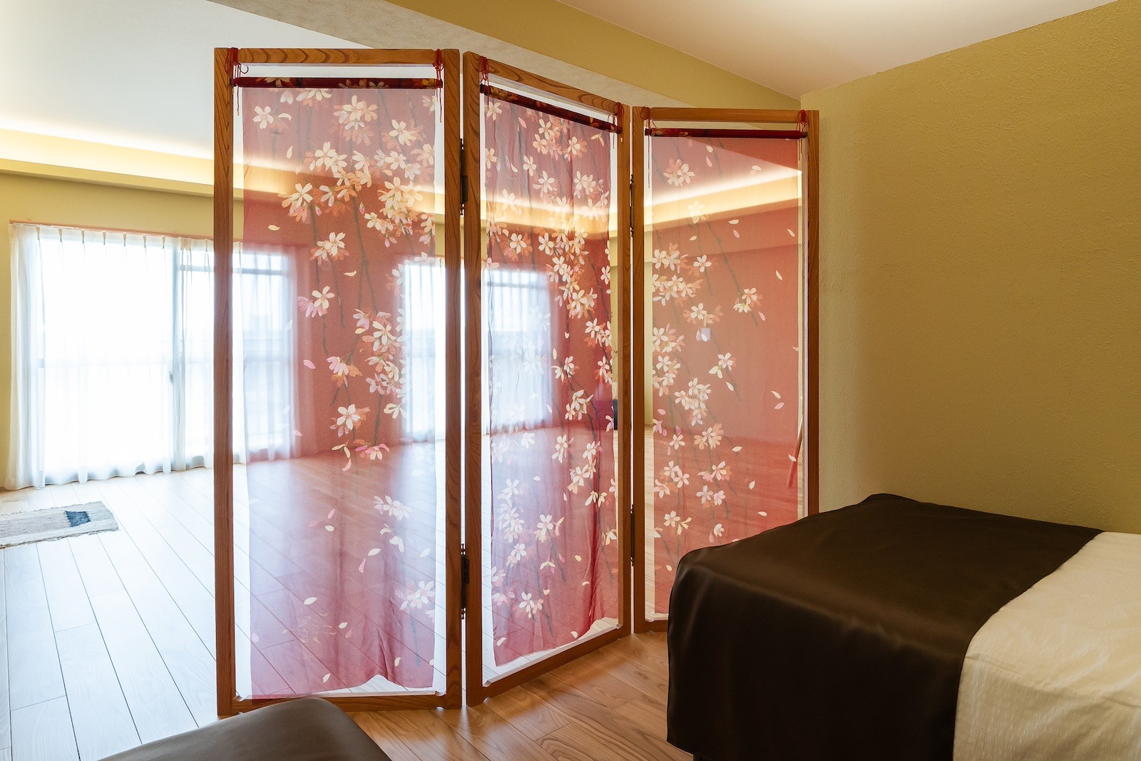 絹屏風  しだれ桜　/ KINUBYOBU  SHIDARE-SAKURA