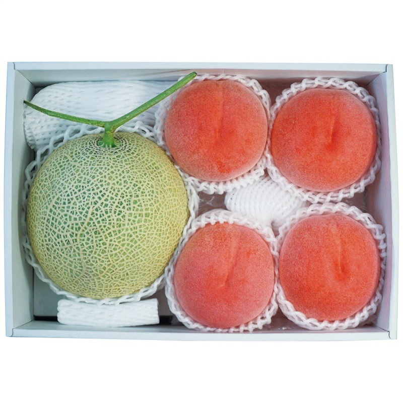 【送料込み】北海道産 赤肉メロン・山梨県産 桃4玉