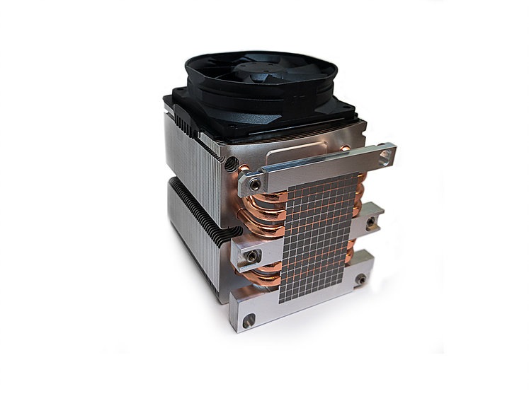 DYNATRON B14 ( Socket FCLGA3647 / Square ILM )