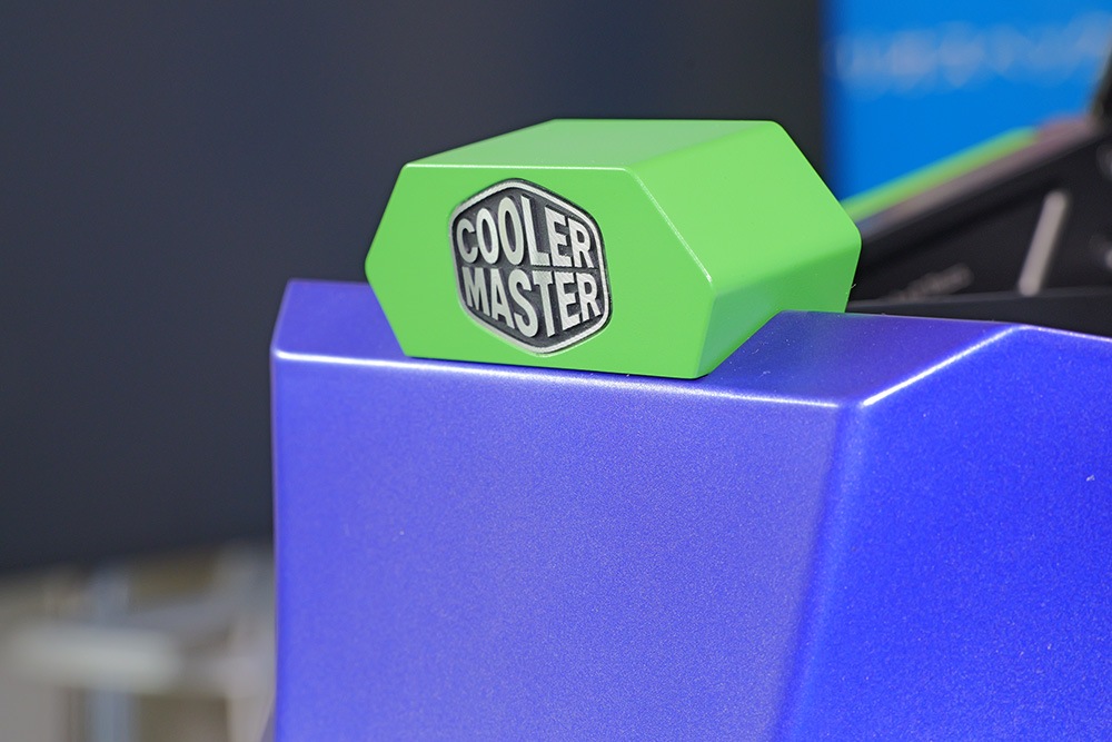 Cooler Master Sneaker X OLIOSPEC ���ꥸ�ʥ륫�顼��󥰥�ǥ�