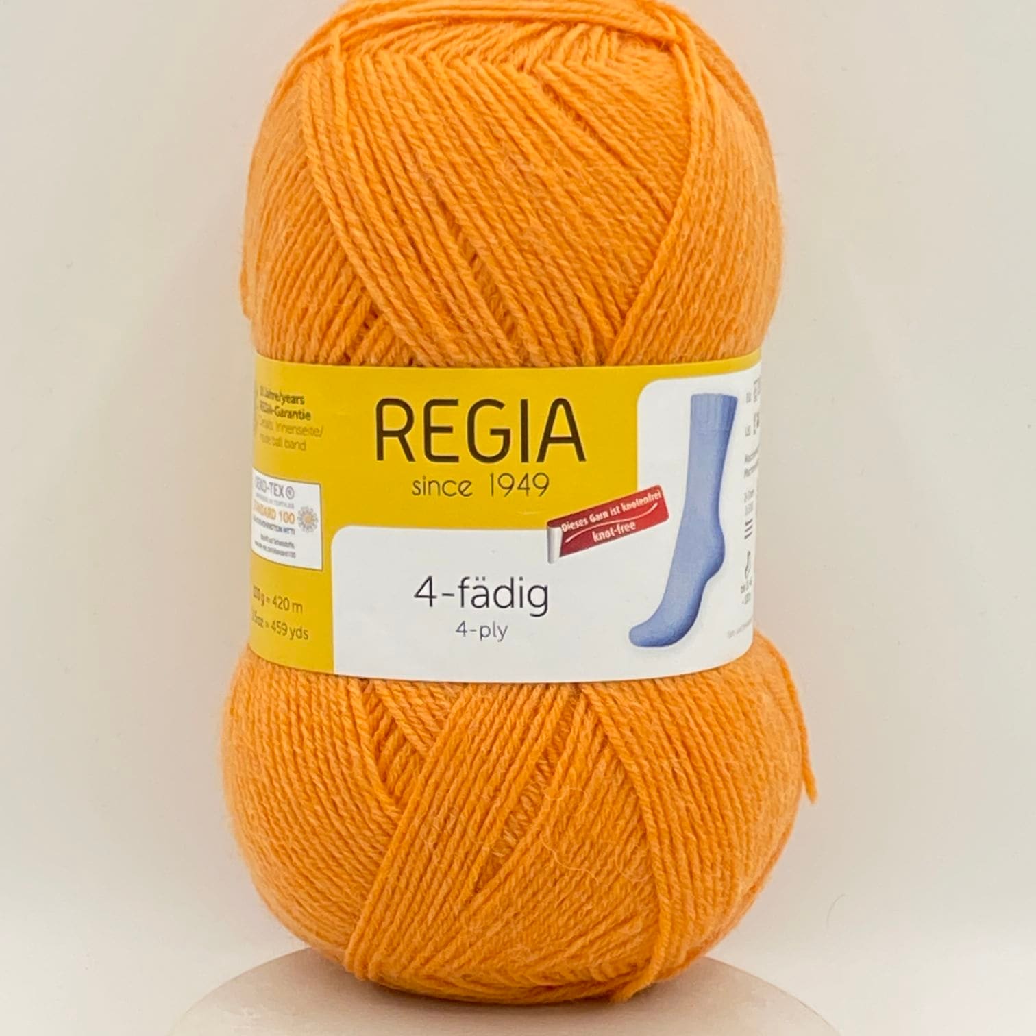 REGIA Uni　4ply 100g　＃1054