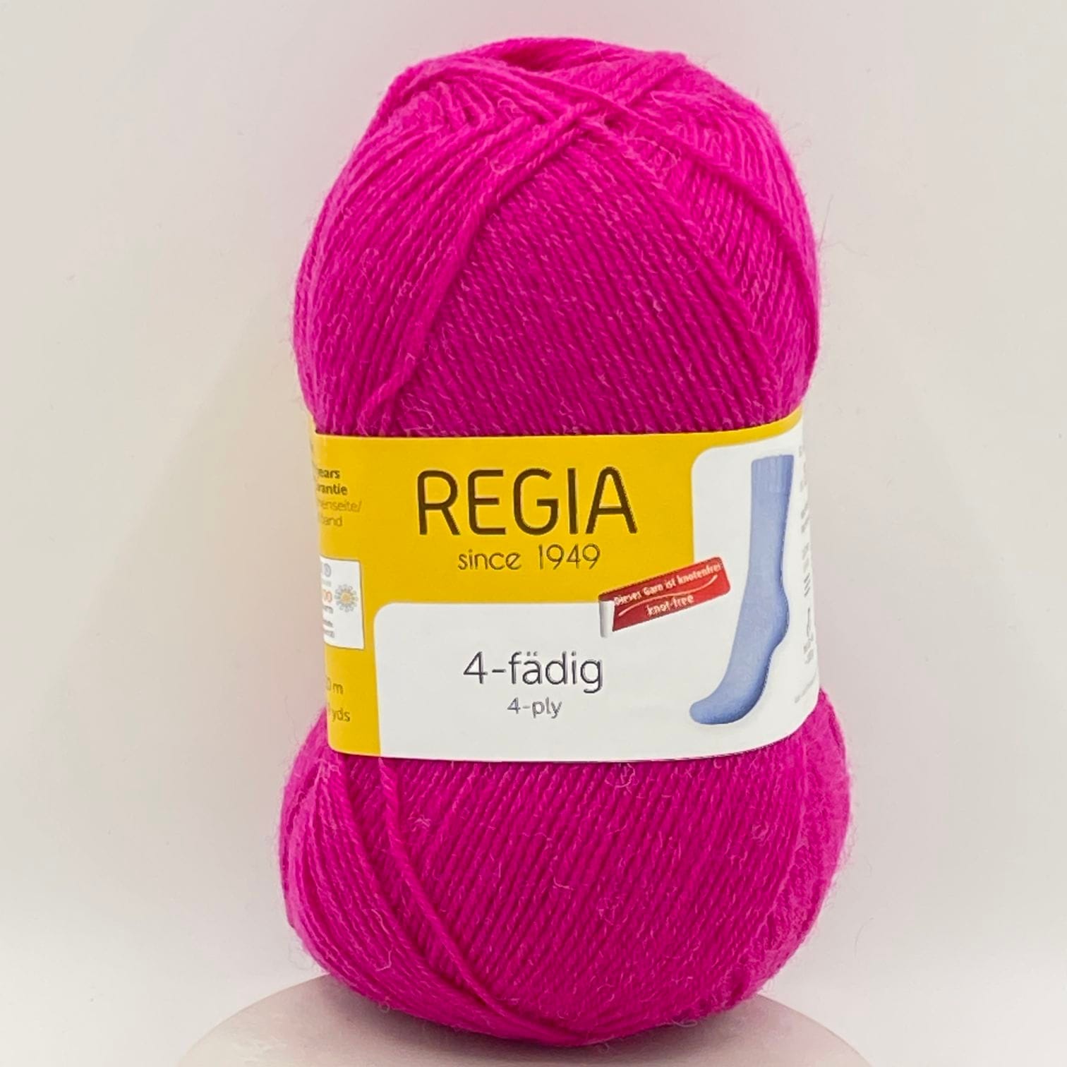 REGIA Uni　4ply 100g　＃1051