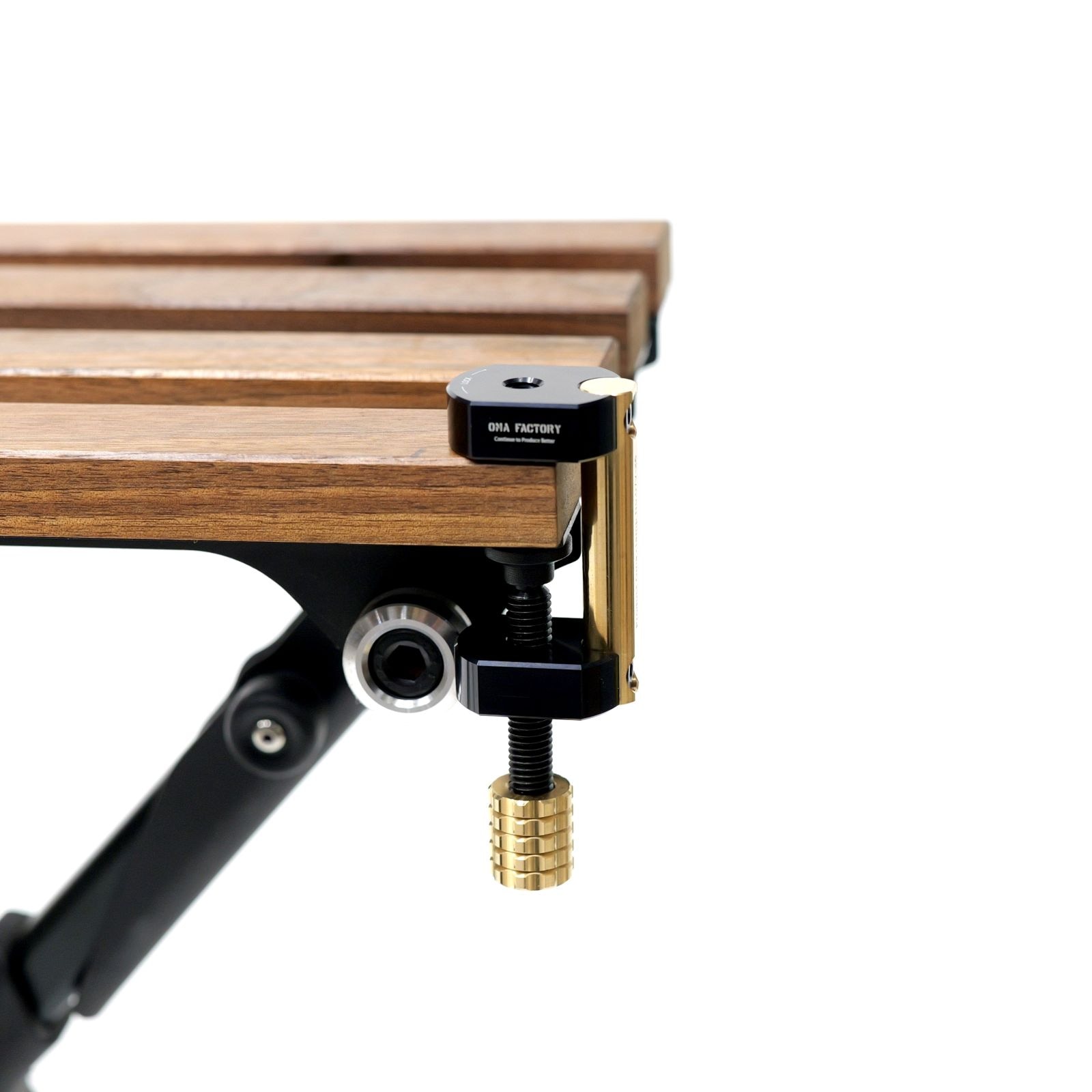 OMA.CLAMP Brass | テーブル | OMA Factory
