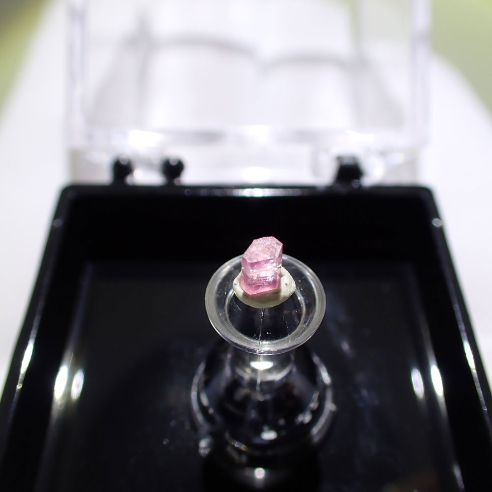 ペツォッタイト　マダガスカル産　ファインミネラル ★★★★★ 鉱物 標本｜PARAGON