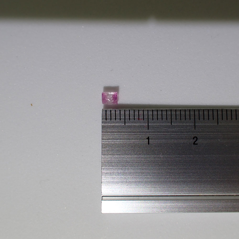 ペツォッタイト　マダガスカル産　ファインミネラル ★★★★★ 鉱物 標本｜PARAGON