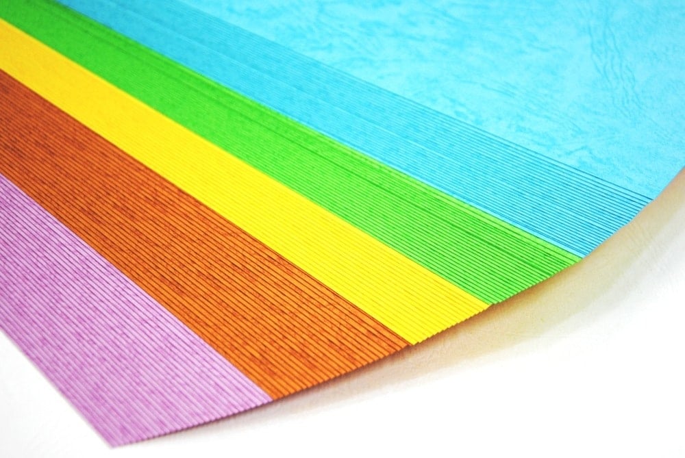 調査報告書の表紙（名入れ・デザインA）　レザック66・175kg　A3ワイド（302×430mm）　2つ折り仕上がり