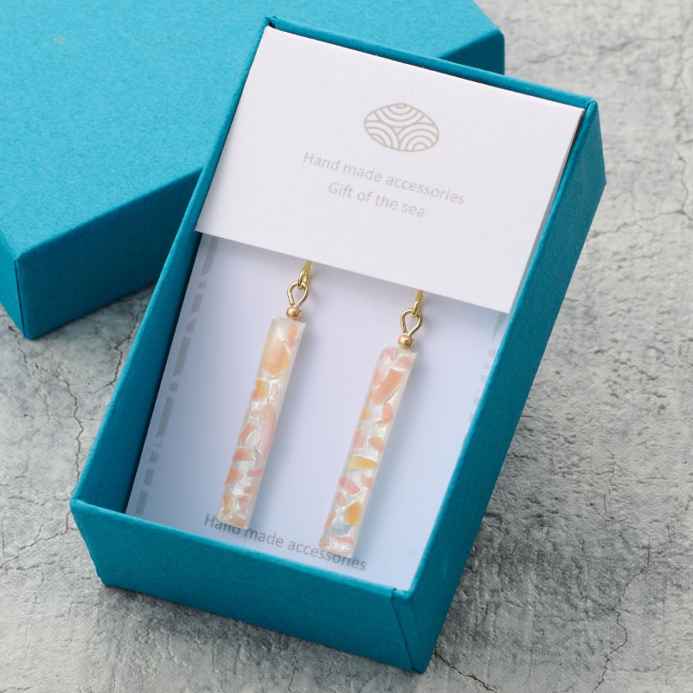 さくら貝かけら　ピアス