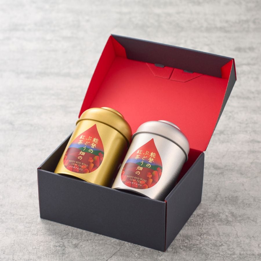 能登の葡萄畑の紅茶セット