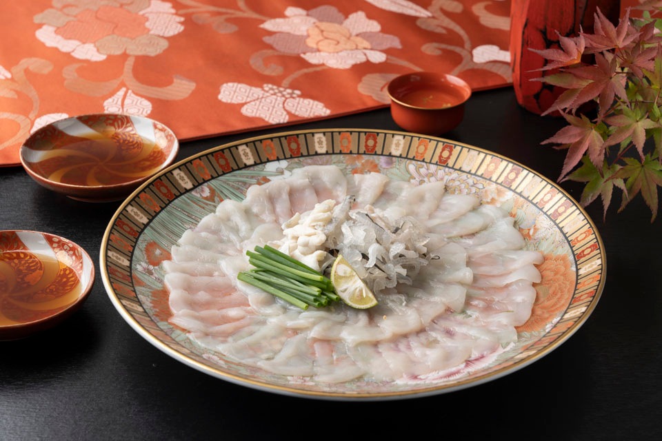【送料込】 加賀屋博多店料理長監修　　とらふぐセット（3～4人前）