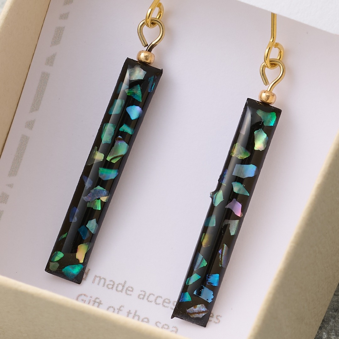 あわび貝かけら　ピアス