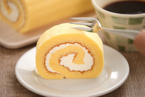 カマンベールロールケーキ 2本入