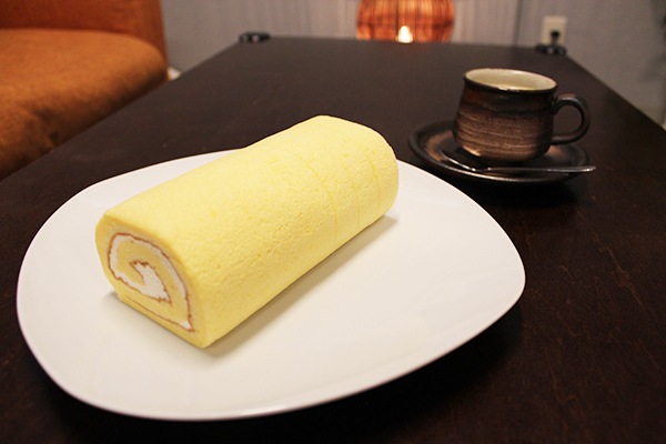 カマンベールロールケーキ 2本入