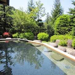 『四美谷の森』露天風呂。