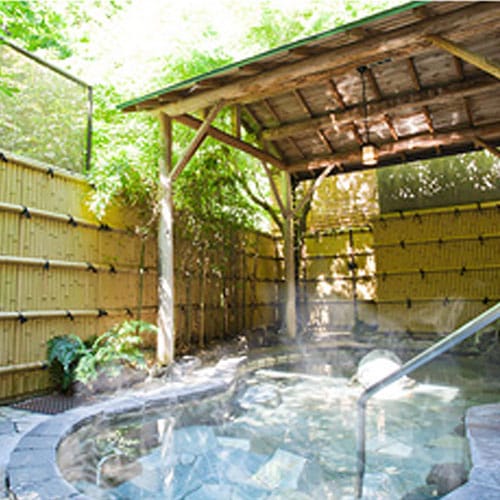 和風「美人の湯・露天岩風呂」