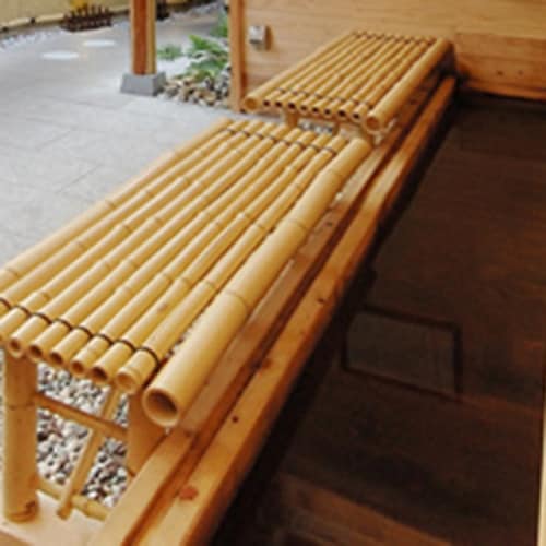 足湯…金刀比羅宮へご参拝の後、街を散策の後・・・脚の疲れを癒してください。