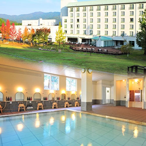 湯船も洗い場もゆったり、広々とした解放感のある大浴場です。 
大きな窓から景色を眺めつつ、ゆったりご入浴ください。 