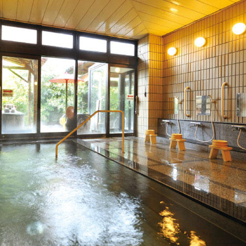 「美人の湯」の内湯は広々としたスペース。
身も心もすっきり洗い流して、旅の疲れをお癒しください。