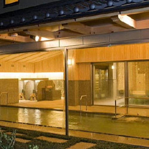 こんこんと沸きいずる湯のごとく、ゆったりと流れる静寂と至福の時間をこころゆくまでご堪能下さい。