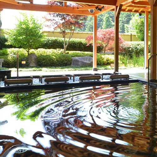 懐かしい日本家屋を思わせる白壁造り、ゆっくりと心が解ける至福のひとときをお楽しみください。