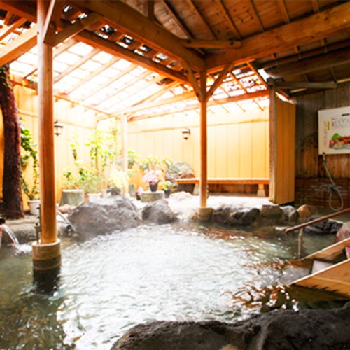 波動の湯の湯底には、波動値の非常に高い氣源石が
敷き詰められて、とってもリラックス出来るお風呂です。
