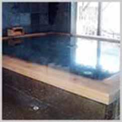 檜の香漂う檜風呂。