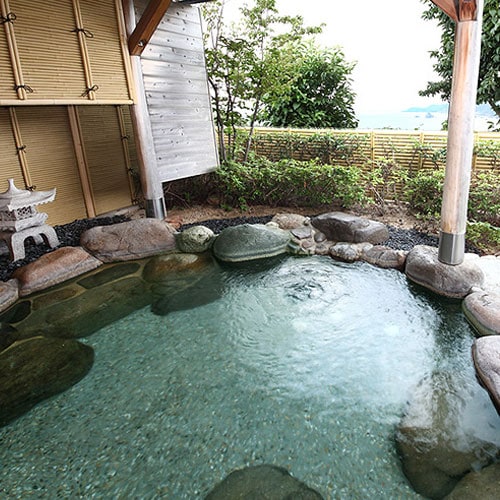 日本海を望む絶景の露天風呂。