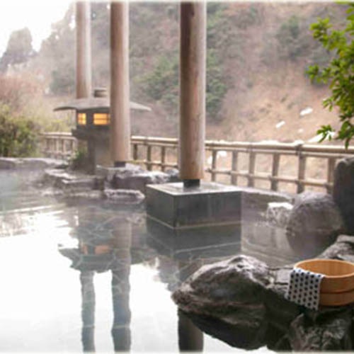 「渓(たに)の湯」露天風呂