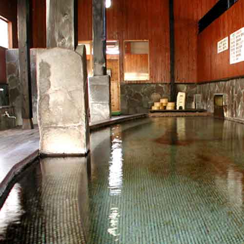 やわらかな泉質の男女別浴場は、一週間ごとに男女浴場が入れ替わります。