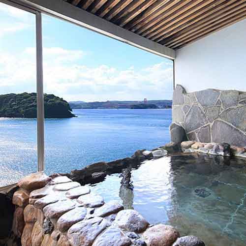 貸切展望風呂。
大切な人と、湯と海を独り占め。