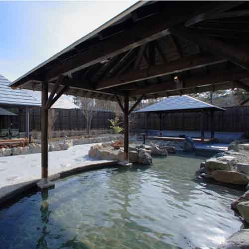 「彩光の湯」岩露天風呂