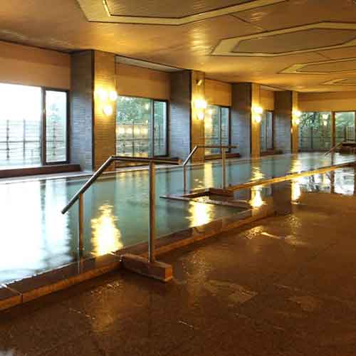 長さ約30メートルの大浴場