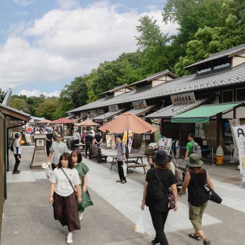 名古屋城、尾張名古屋のうまいもの街「金シャチ横丁」