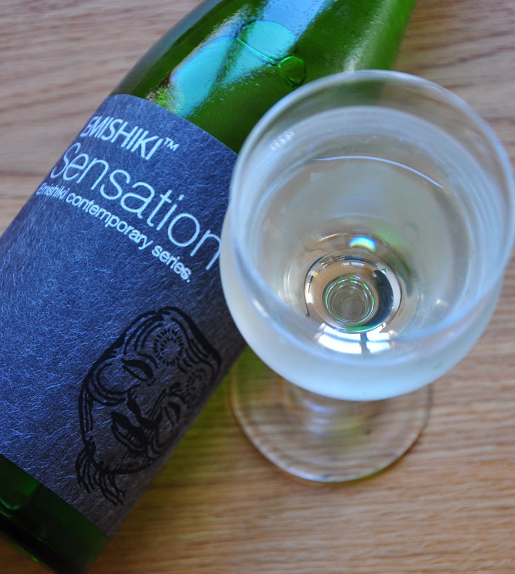 �����ܼ�۾л͵� ���̽��� ����٥� Sensation BLACK ����<1,800ml>