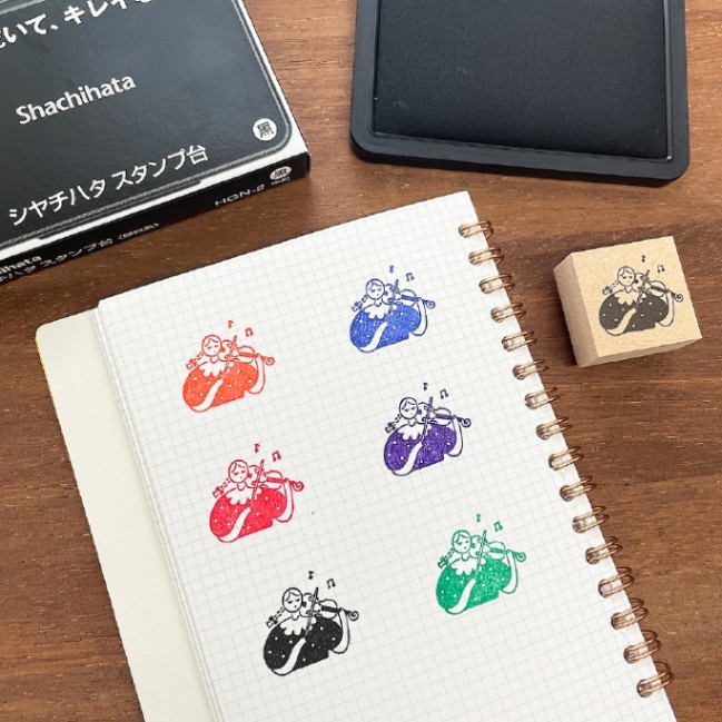 木製どっしりとした台　黒大　赤小　未使用 000000001097_1_v0n0gU4.jpg