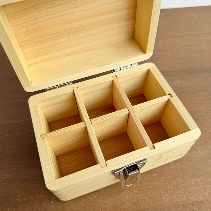 褒章　略章付　銀製　木箱入 6月入荷分・数量限定】高知県産ひのきの道具箱（Time for a break