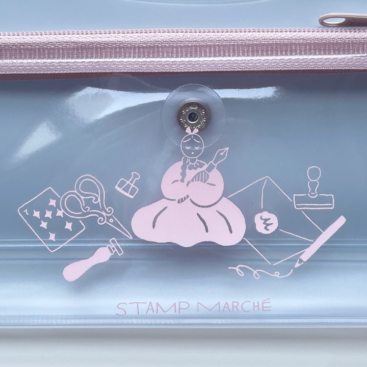 MI_GNONページ 数量限定】isshoni. ペンケース付きノートカバー PVC A6