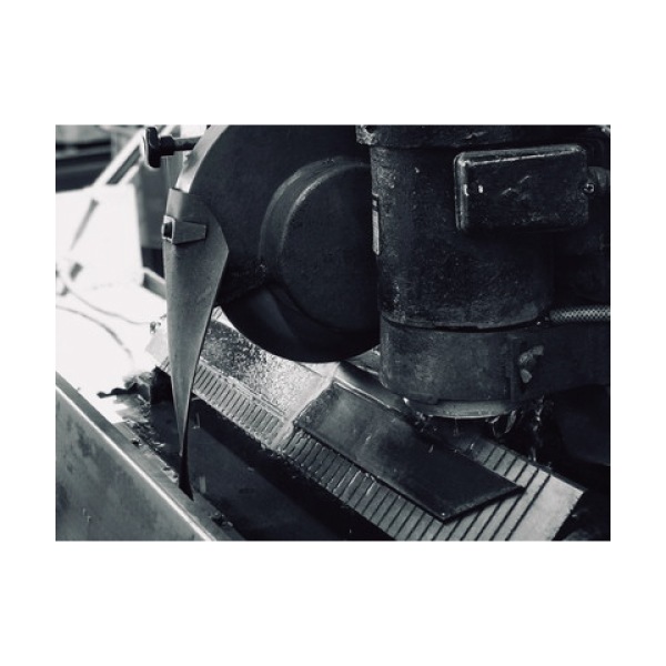 844]日立 超仕上カンナ盤用 本刄 サイズ336mm(研磨刄)