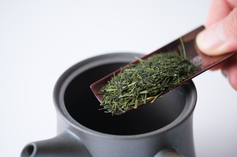 日本茶 至宝の銘茶「名匠の技」150g缶 木箱入【Cross-border e