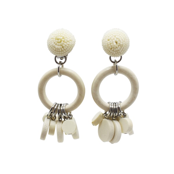 オルガブランカorgablanca ホワイト花モチーフアクセサリー BAILA earring Gold×OW（バイラOW）|orgablanca（オルガブランカ