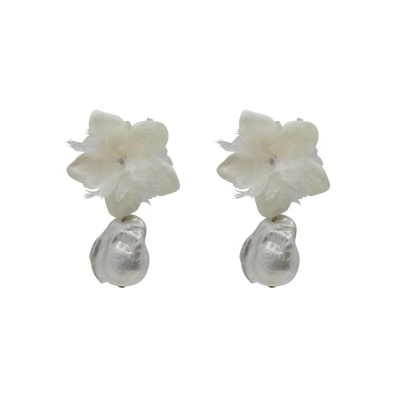 CASANDRA pearl earring （カサンドラ）